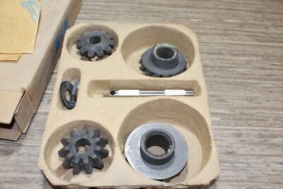 s-l400 GM NOS GMC 1972-2006 DANA 44 REAREND DIFFERENTIAL SPIDER GEAR KIT OPEN 28 SPLINE - Image 4