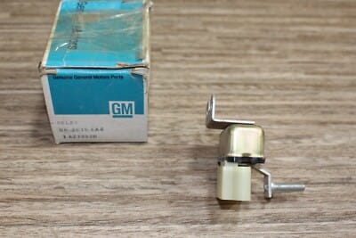 NOS GM 6273328 horn relay Chevy Buick Oldsmobile Pontiac Chevrolet 1972-1974 NOS GM 6273328 horn relay Chevy Buick Oldsmobile Pontiac Chevrolet 1972-1974