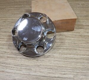 NOS GM 15634850 Chevy GMC Cadillac 1988-2000 C1500 TAHOE Chrome Wheel Center Cap