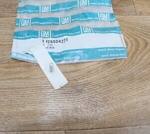 NOS GM 25504271 retainer