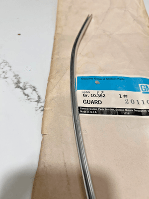 s-l400 NOS GM Right Hand Front Door Edge Guard 80-81 Buick Chevy Station Wagon 20110090 - Image 4