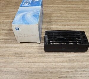NOS GM 15646358 1998-94 C/K Truck 92-94 Blazer Air Vent Deflector