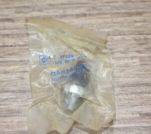 NOS GM 25036851 Chevy GMC 1985-91 Truck 454 7.4L Engine Oil Pressure Switch