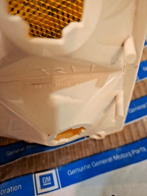 s-l400 GM NOS New BUICK Electra 80- 85 HEAD LIGHT BEZEL CORNER FENDER SIDE MARKER LAMP - Image 4