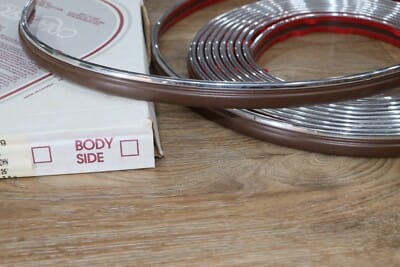 s-l400 NOS Body Moldings Trims 1980-1990 Chevrolet Caprice 23409 DARK BROWN Made in CAN - Image 2