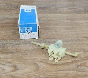 NOS GM 15598491 GMC CHEVY Jimmy Suburban 84-91 Neutral Safety Clutch Switch