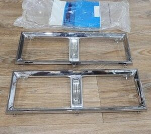 NORS 1980-1988 Ford Lincoln Town Car Headlight Bezel EOVY-13064-A SET