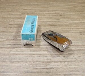 NOS GM 9703344 Chevrolet GMC Suburban Jimmy Blazer 1984-1991 Window Handle