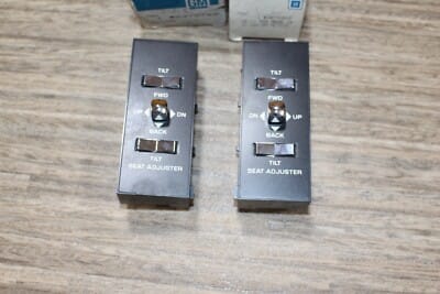 s-l400 NOS GM 20731009-31010 switch mod seat adjust switch armrest LH-RH Olds Cadillac - Image 2