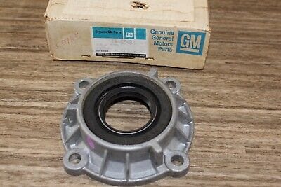 NOS GM69-91 Chevy 4WD Pickup Transfer Case Front Output Shaft Retainer GM#465482 NOS GM69-91 Chevy 4WD Pickup Transfer Case Front Output Shaft Retainer GM#465482