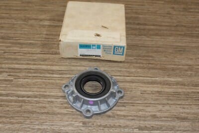 s-l400 NOS GM69-91 Chevy 4WD Pickup Transfer Case Front Output Shaft Retainer GM#465482 - Image 2