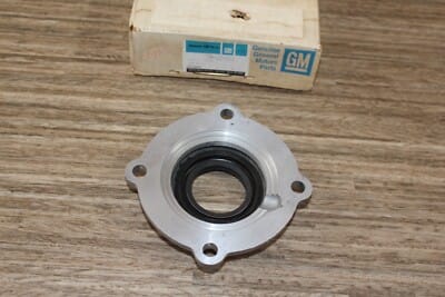 s-l400 NOS GM69-91 Chevy 4WD Pickup Transfer Case Front Output Shaft Retainer GM#465482 - Image 3