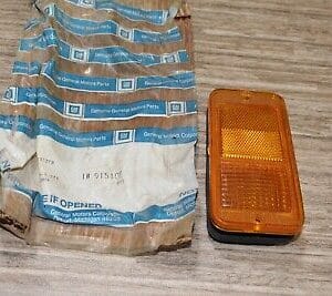 NOS GM Chevrolet GMC Side Marker Lamp G-VAN GM 915108