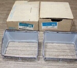 NOS GM KIT bezel headlamp otbd right-hand Buick Skyhawk 1977-79 GM 25501354/52