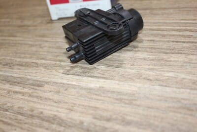 s-l400 NOS GM Exhaust Gas Re-Circulation (Egr) Valve Control Solenoid GMC CHEVY 87-96 - Image 3