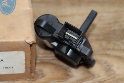 s-l400 NOS Ford YW1Z-19E616-AA Motor Assembly 1998-2002 Lincoln Town Car YW1Z19E616AA - Image 4