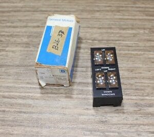 NOS GM 20731007 switch center console 4 button Buick Oldsmobile Cadillac 1985-91