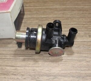 NOS GM 17064379 valve