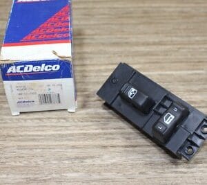 NOS GM 15753935 Switch
