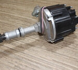 NOS GM 1103342 Buick V8 5.7L Distributor w/Vacuum Advance Standard Ignition