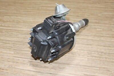 s-l400 NOS GM 1103342 Buick V8 5.7L Distributor w/Vacuum Advance Standard Ignition - Image 2