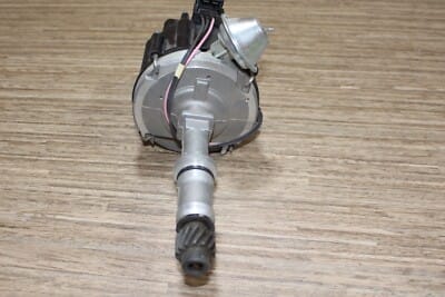s-l400 NOS GM 1103342 Buick V8 5.7L Distributor w/Vacuum Advance Standard Ignition - Image 3