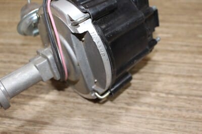 s-l400 NOS GM 1103342 Buick V8 5.7L Distributor w/Vacuum Advance Standard Ignition - Image 4