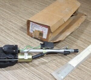 NOS GM 88891019 19245562 Cadillac Buick Oldsmobile & Pontiac 92-99 Power Antenna