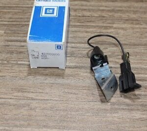 NOS GM 80-92 Chevrolet Pontiac Oldsmobile Sedan Rear Compartment Lamp GM 2255080