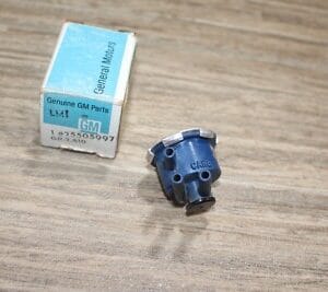 NOS GM 2550599 1980 Catalina Lesabre Electra 350X w/ A/C - Vacuum Control Valve