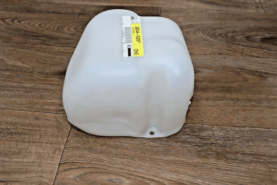 s-l400 NOS GM 22049297 Container, Windshield Washer Solvent 1985-1991 GMC Chevrolet - Image 4