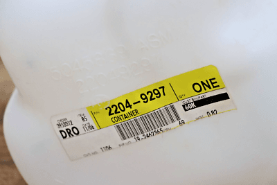 s-l400 NOS GM 22049297 Container, Windshield Washer Solvent 1985-1991 GMC Chevrolet - Image 5