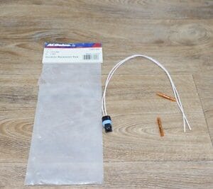 NOS GM 12101899 Connector