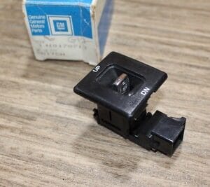 NOS GM Door Power Window Switch Front Right CHEVY CAPRICE 91-96 GM 10178713