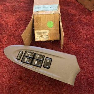NOS 02-05 Chevy Trailblazer Driver Left Master Power Window Switch Gray 15204658