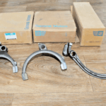 GM 3901138 GM 3901137 GM 8622666 SET Sm465 3rd Gear Shift Fork GMC CHEVY 1968-91