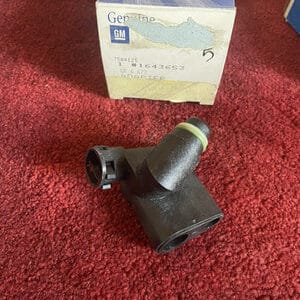NOS GM 1987-1990 CADILLAC POWER STEERING RESERVOIR PIPE ADAPTER ELBOW 1643653