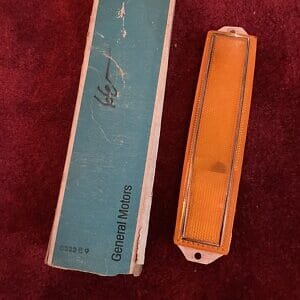 NOS GM 1978-1979 OLDSMOBILE 98 REGENCY LH FRONT CORNER LIGHT PARK TURN SIGNAL