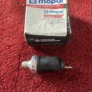 NOS MOPAR Oil Pressure Sensor Jeep Cherokee XJ 56026782