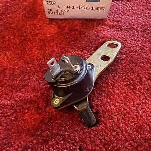 NOS GM 1970-1976 CADILLAC DOWNSHIFT CONTROL Transmission Kickdown Switch 1496165