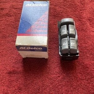 NOS 1995-2005 CHEVROLET GMC OLDS POWER WINDOW SWITCH 19244658 D6071