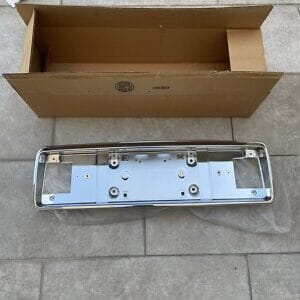 NOS GM 1994 1999 Cadillac Deville Trunk Lid Trim License Plate Back Up 16518167