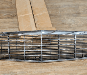 NOS GM 25606727 Grille Assembly