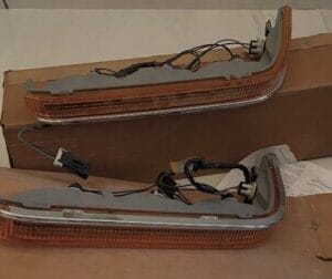 NOS OEM Buick Roadmaster 4-Door Sedan Turn Signal Park Lamp 1992 - 96 Set