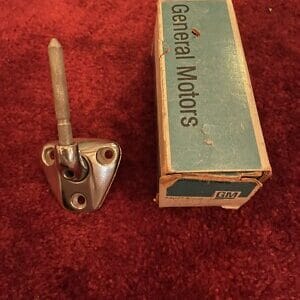 NOS GM 3070421 WINDOW VISOR SUPPORT CADILLAC BUICK ELDORADO DEVILLE CHEVY