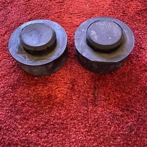 NOS GM 3906748 BODY BUSHING 68-72 CHEVELLE CUSHION MOUNT SS 70 71 69