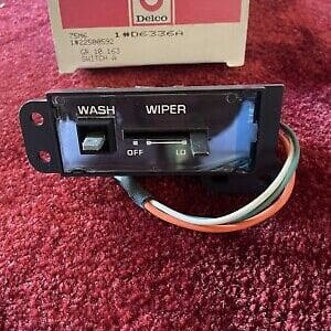 NOS 1977 1978 1979 OLDSMOBILE WINDSHIELD WIPER SWITCH. 557254 - 556458 - D6336A