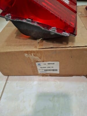 s-l400 GM NOS 1980-1990 Caprice Wagon RH & LH Hand Rear Tail Lamp 5931038 -5931037 - Image 5