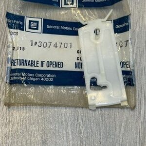 NOS GM  door wheel opening moulding clips 1977-1985 Oldsmobile  3074701