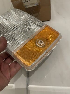 s-l400 NOS 1993 1996 CADILLAC FLEETWOOD LH DRIVER SIDE FRONT TURN SIGNAL CORNER LIGHT - Image 3